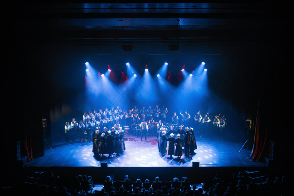 Cercle celtique et bagad de Vannes crédit : Tony Guillou